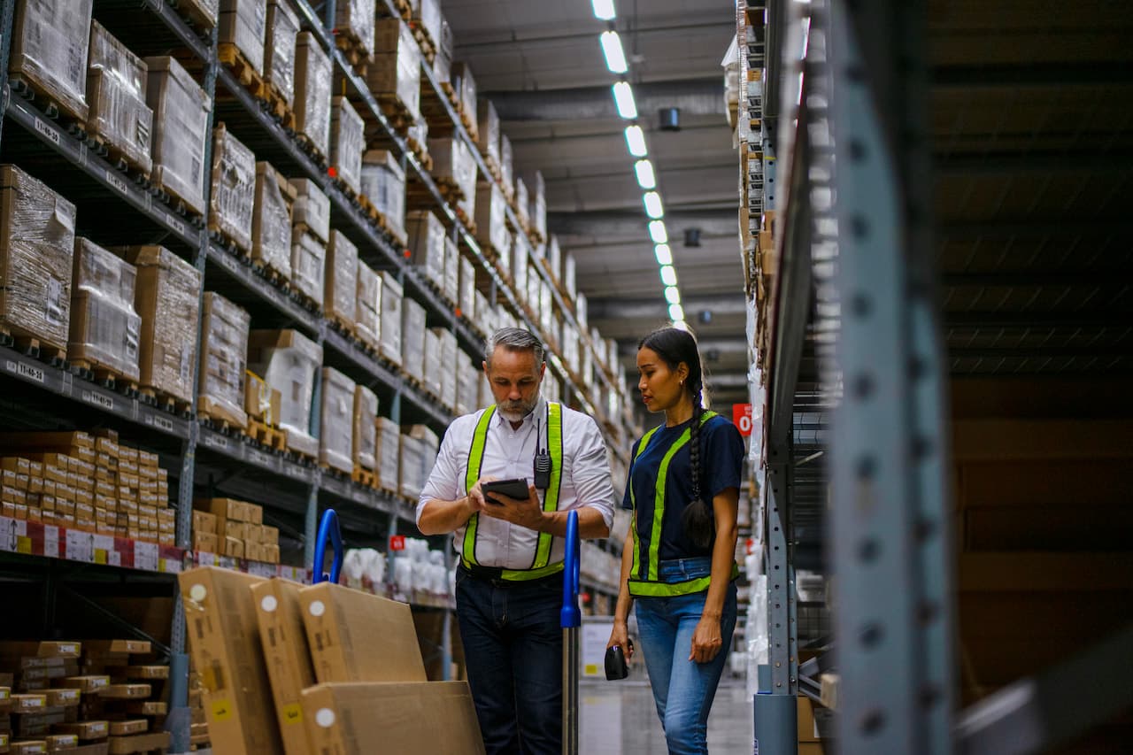 Inventory controllers in warehouse Brisbane